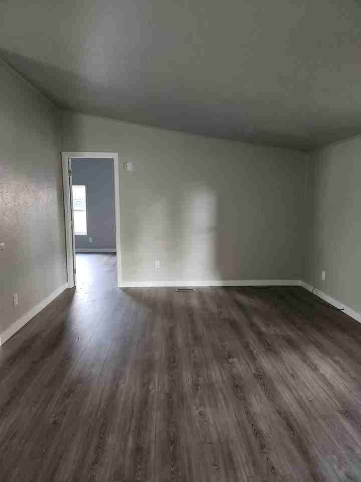 1490 42nd Ave - Photo 5 of 25