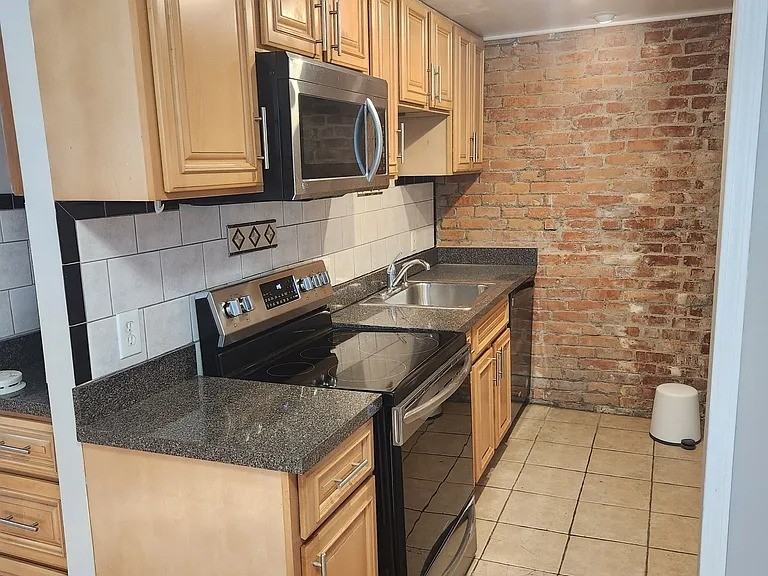 Western Ave #2B - Photo 2 of 9