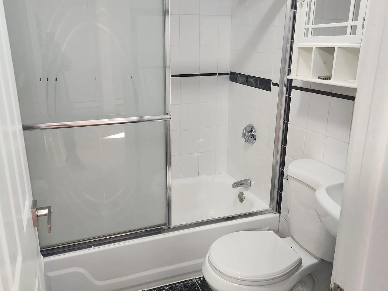 Western Ave #2B - Photo 3 of 9