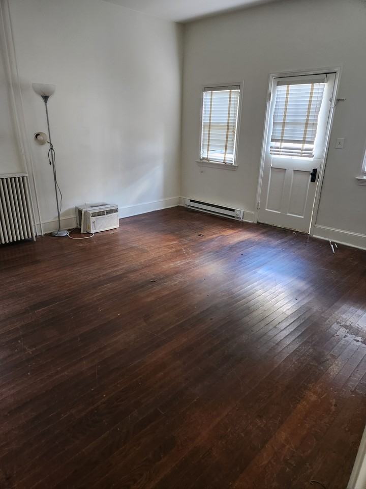 114 South Princess Street, Apt 1, Shepherdstown WV 25443 - Photo 5 of 7