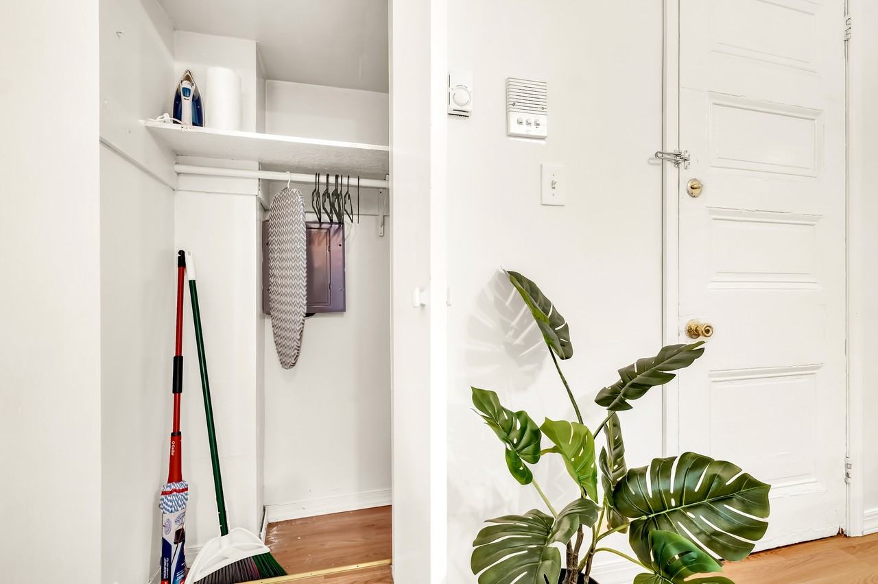 1131 Spruce St - Photo 2 of 50