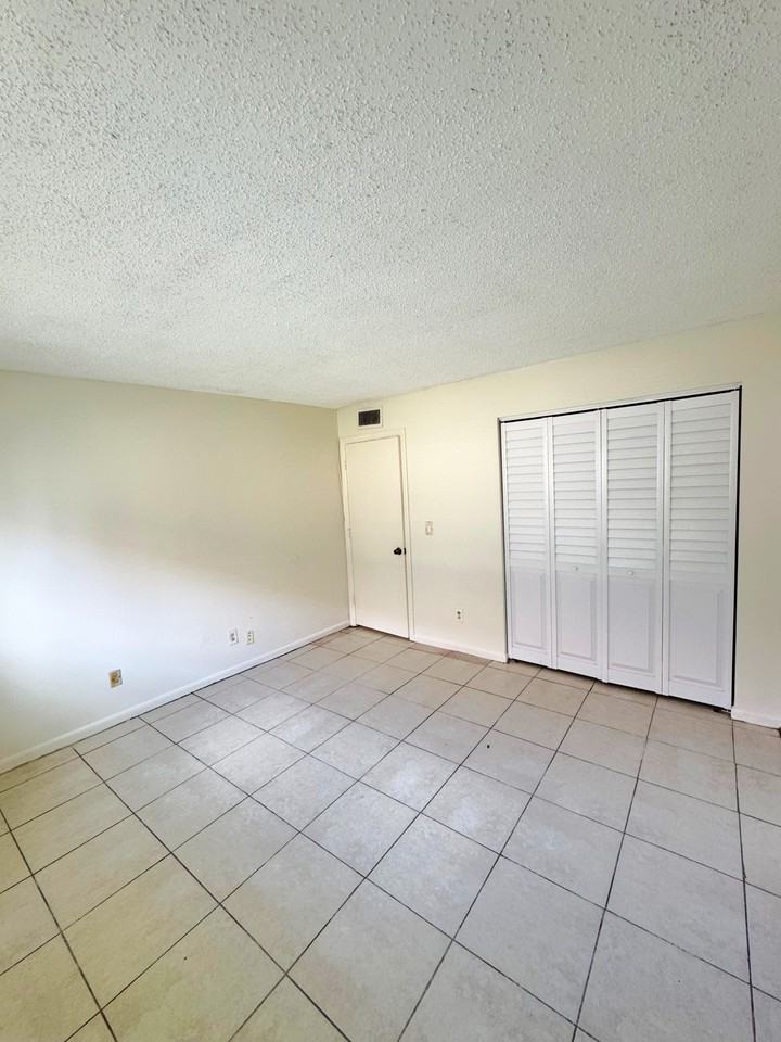 932 & 933 Kalmia - Photo 7 of 12