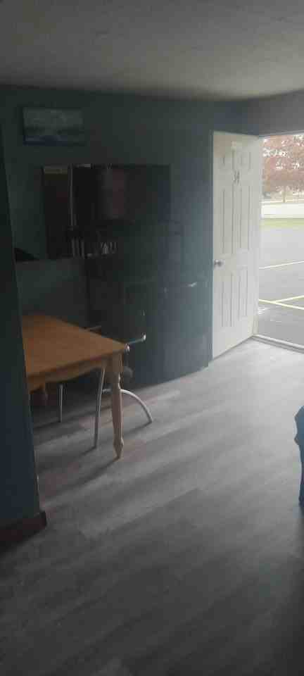 429 Somerset Avenue - Photo 6 of 12