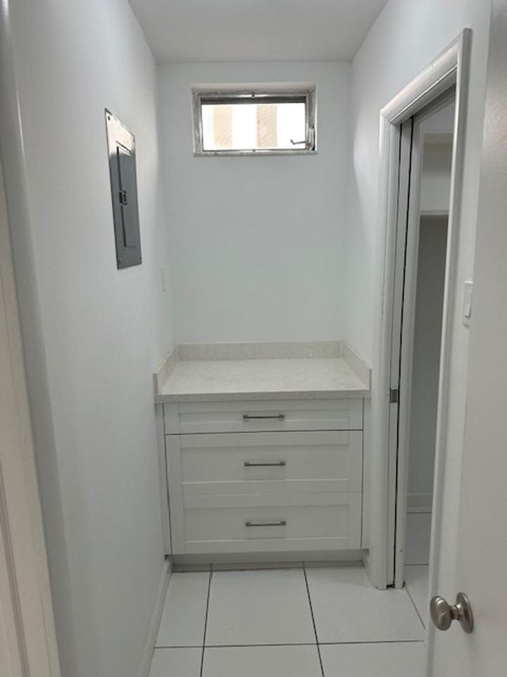 315 S Crescent Dr Hollywood, FL 33021 - Photo 4 of 7