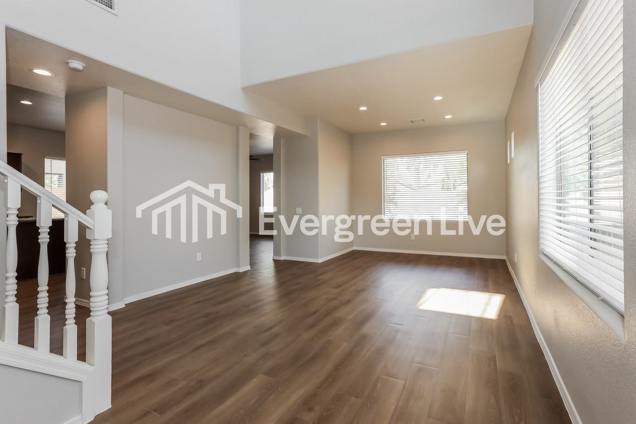 11606 West Kinderman Drive - Photo 3 of 16