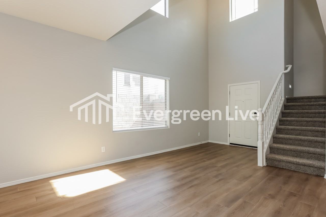 11606 West Kinderman Drive - Photo 4 of 16