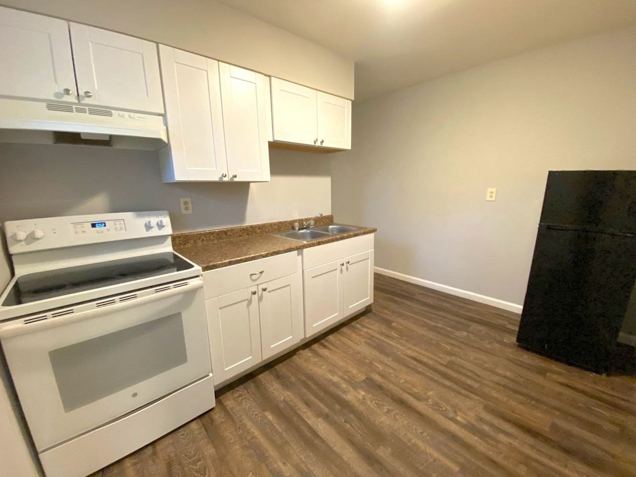 2922 Hale Ave - Photo 2 of 10