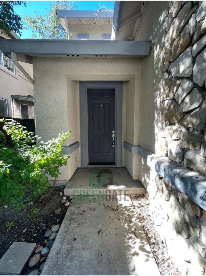 2113 Photinia Dr - Photo 5 of 50