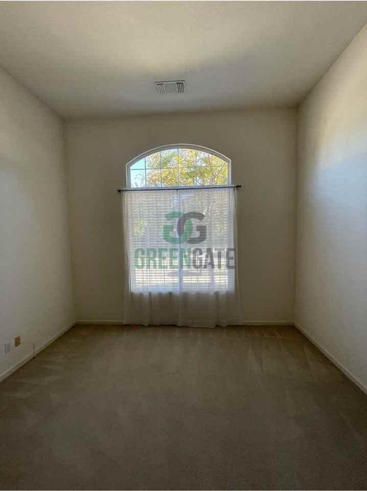 2113 Photinia Dr - Photo 7 of 50