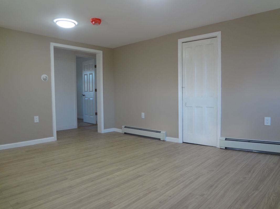 539 Back Street - Photo 5 of 9