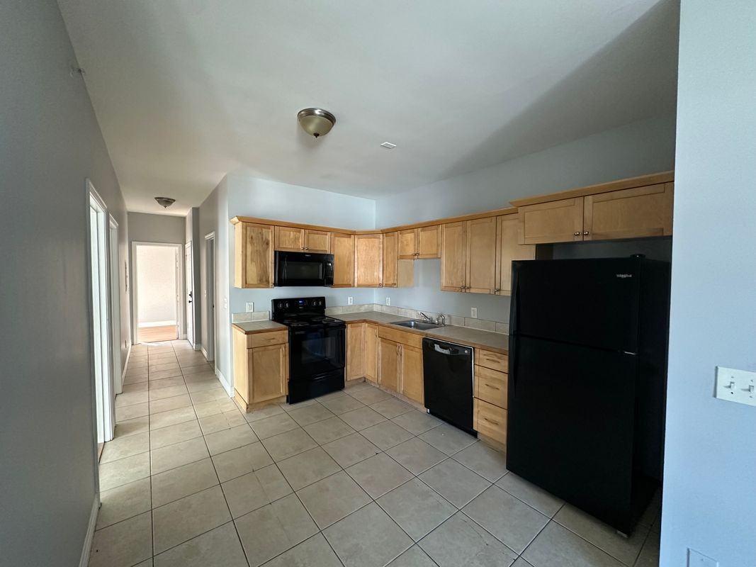 323 Concord St ##C - Photo 5 of 22