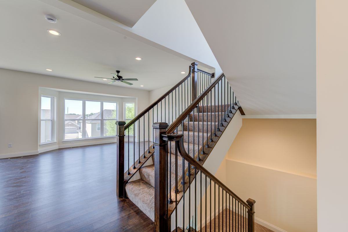 2025 Maryland Oaks Cir - Photo 2 of 10