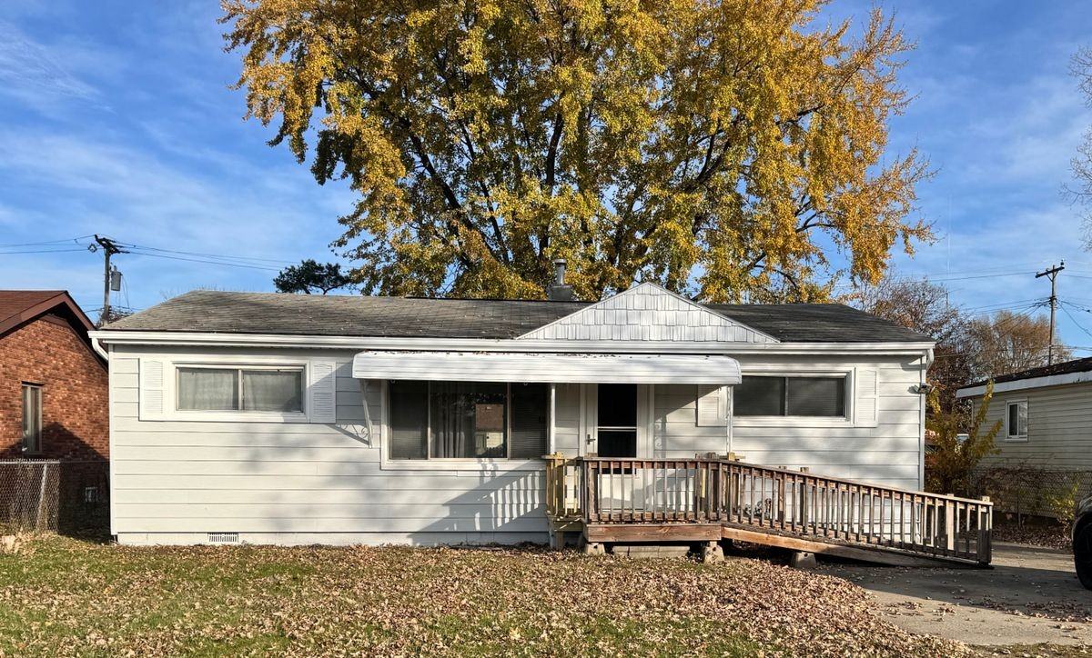 13747 Humphrey St - Photo 3 of 12