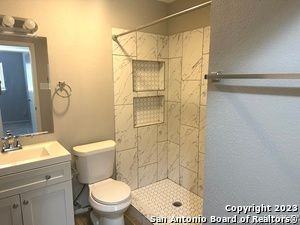 10015 Amber Field Dr - Photo 5 of 7