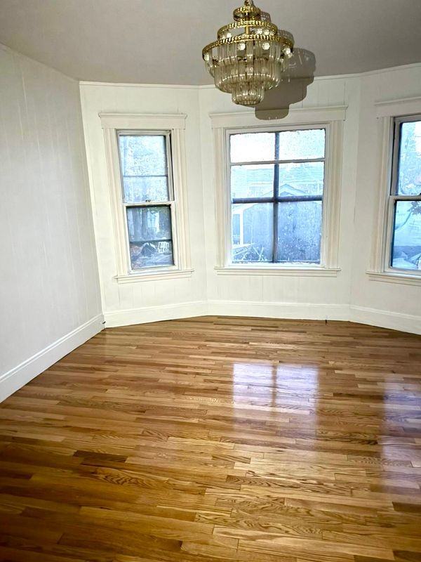 216 Clarendon St ##1st - Photo 2 of 7