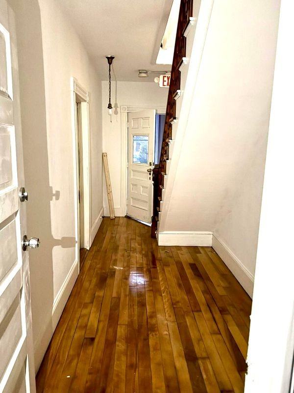 216 Clarendon St ##1st - Photo 3 of 7