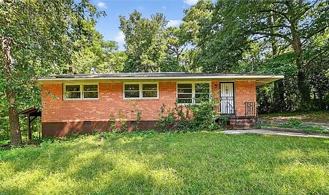 704 Valleyview Dr - Photo 1 of 1