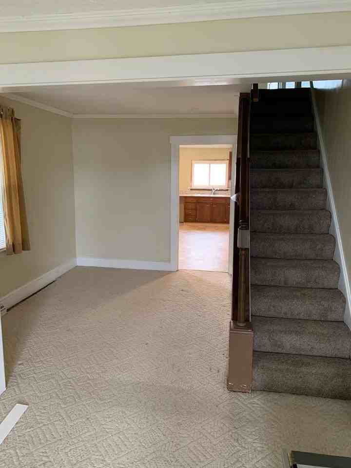 2084 Broad St - Photo 3 of 10