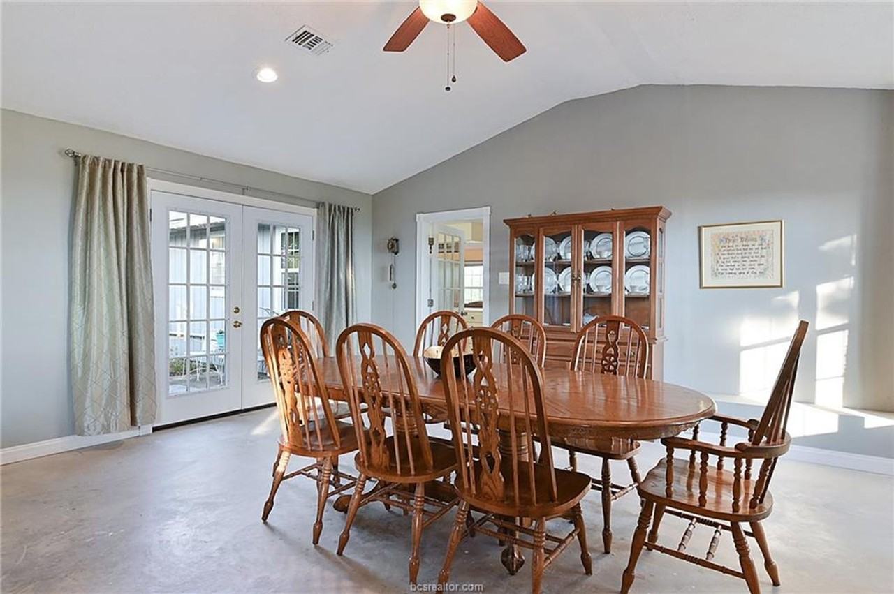 9776 Calhoun Road - Photo 4 of 43