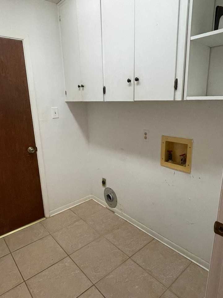 12 Caprice Lane - Photo 4 of 24