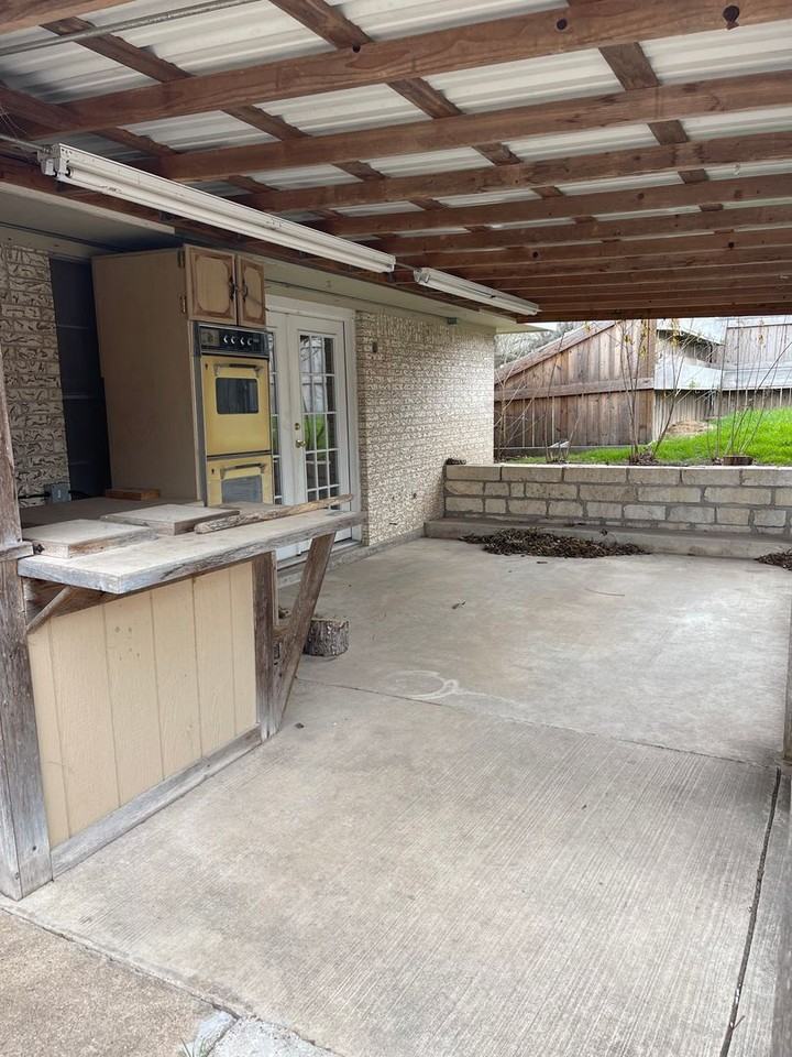 12 Caprice Lane - Photo 7 of 24