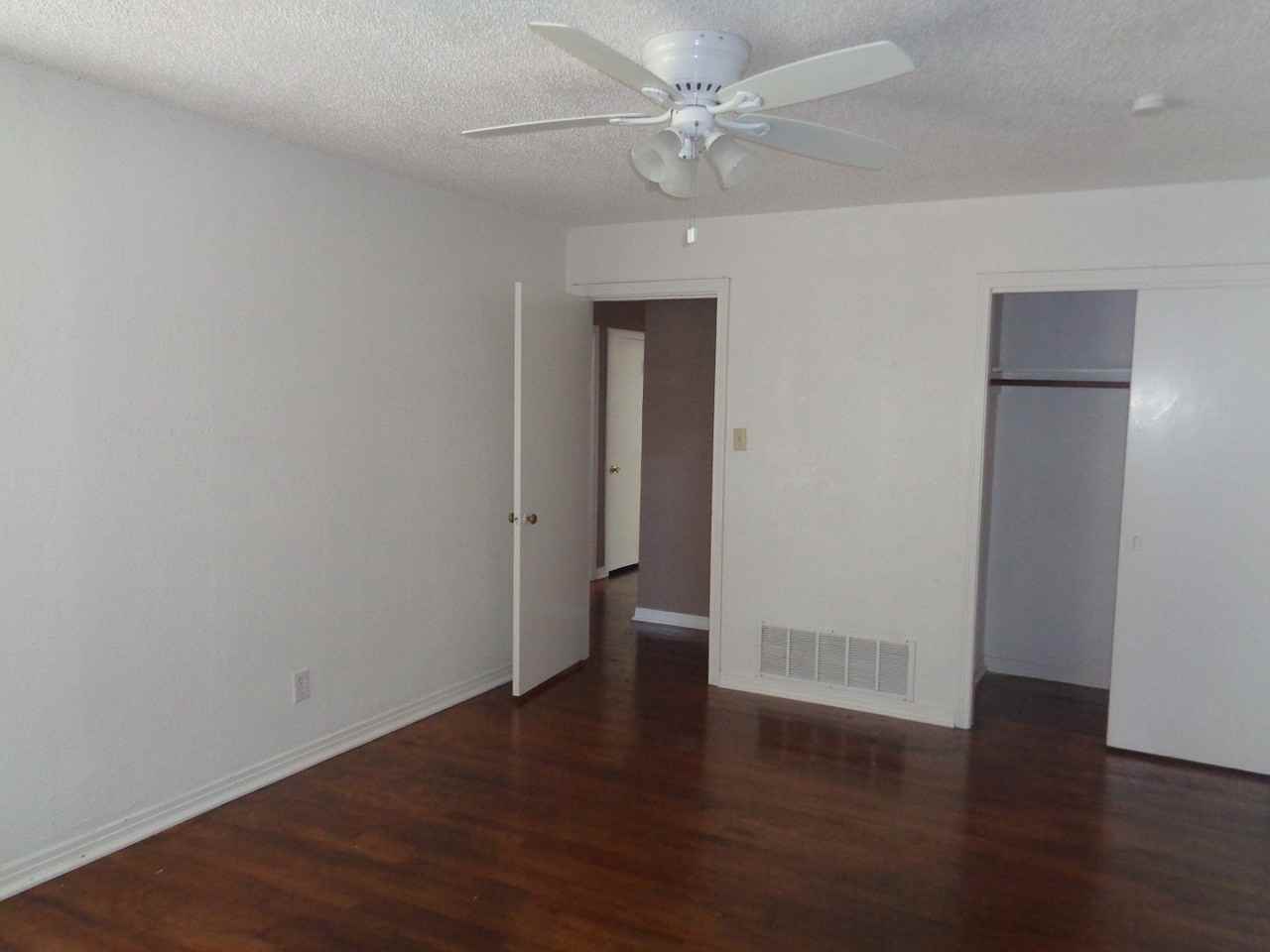 601 Westview Dr - Photo 7 of 16