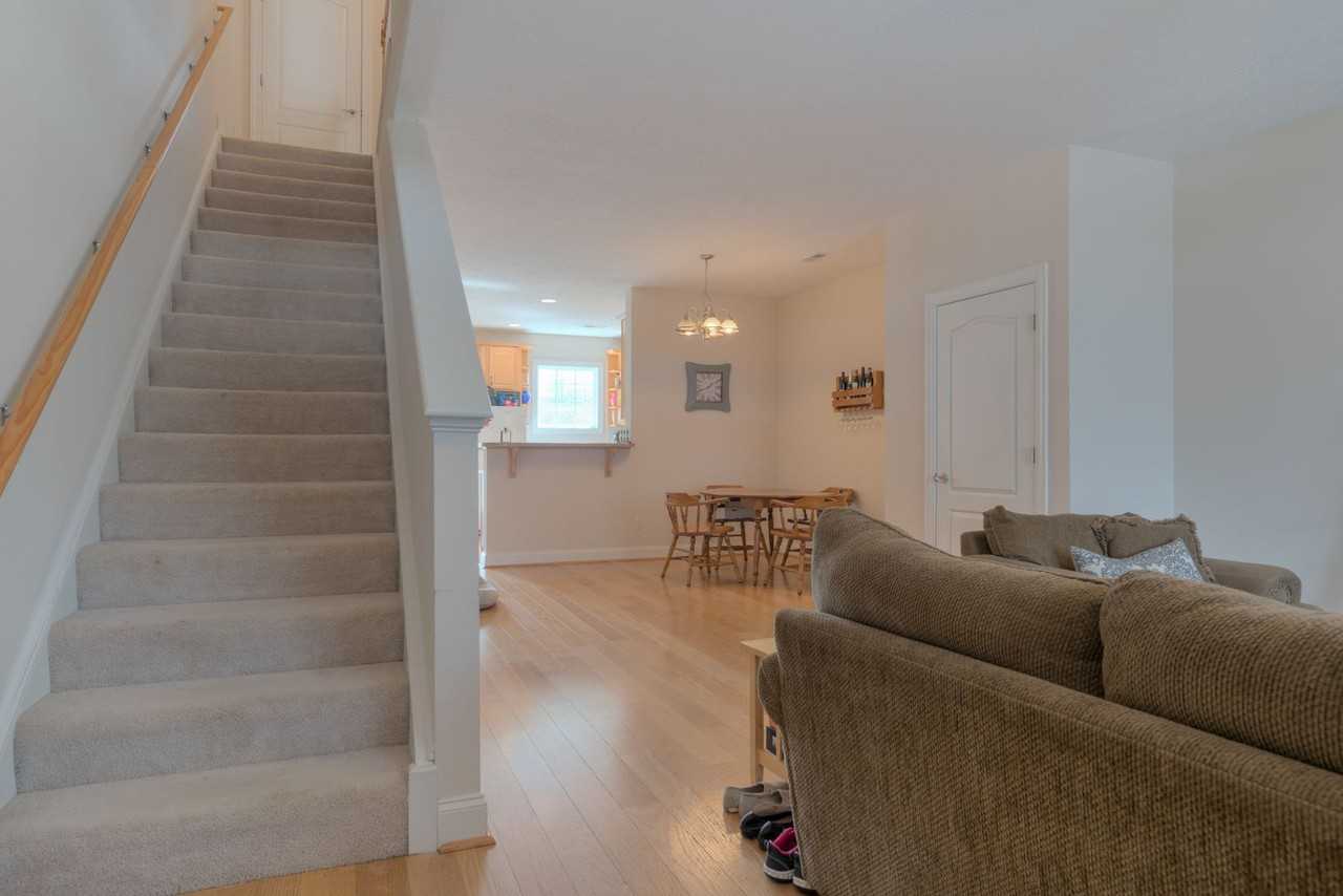 250 Sheliah Ct - Photo 5 of 20