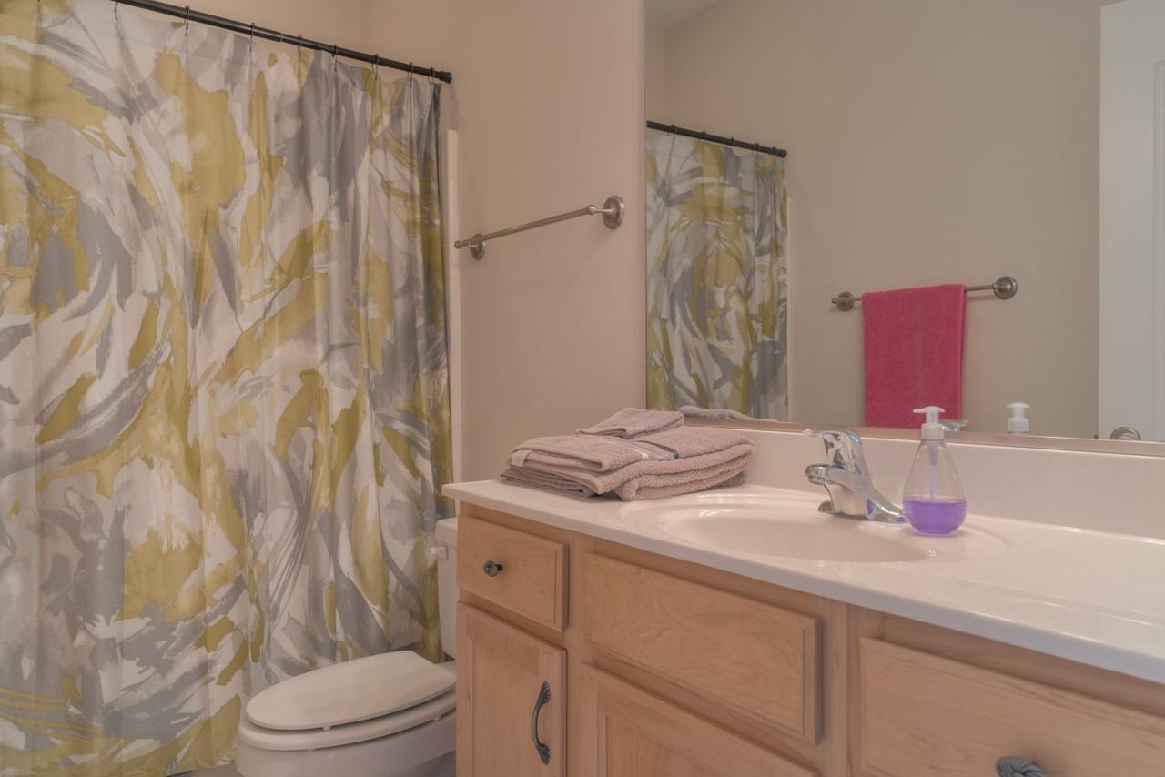 250 Sheliah Ct - Photo 4 of 20