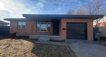 featured image of 1204 Nw Carroll Dr