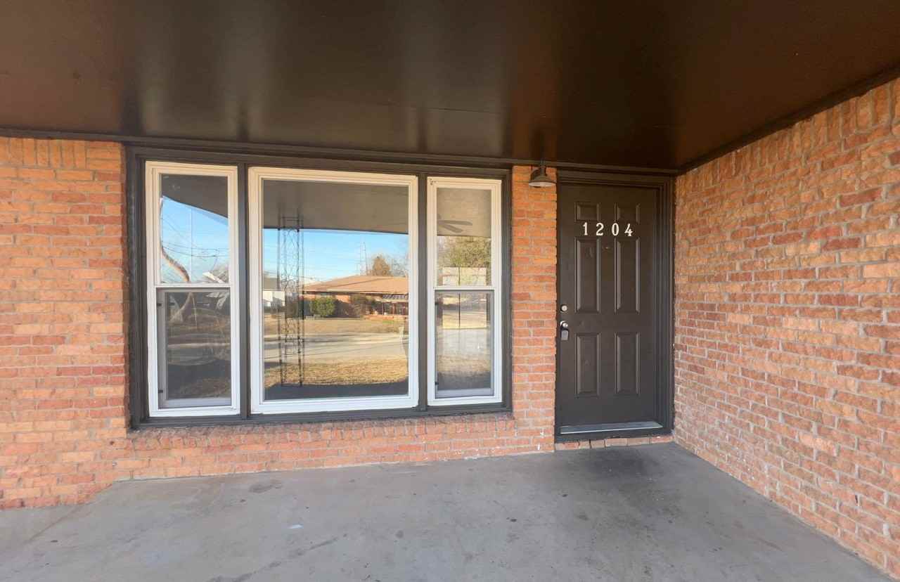 1204 Northwest Carroll Drive - Photo 2 of 18