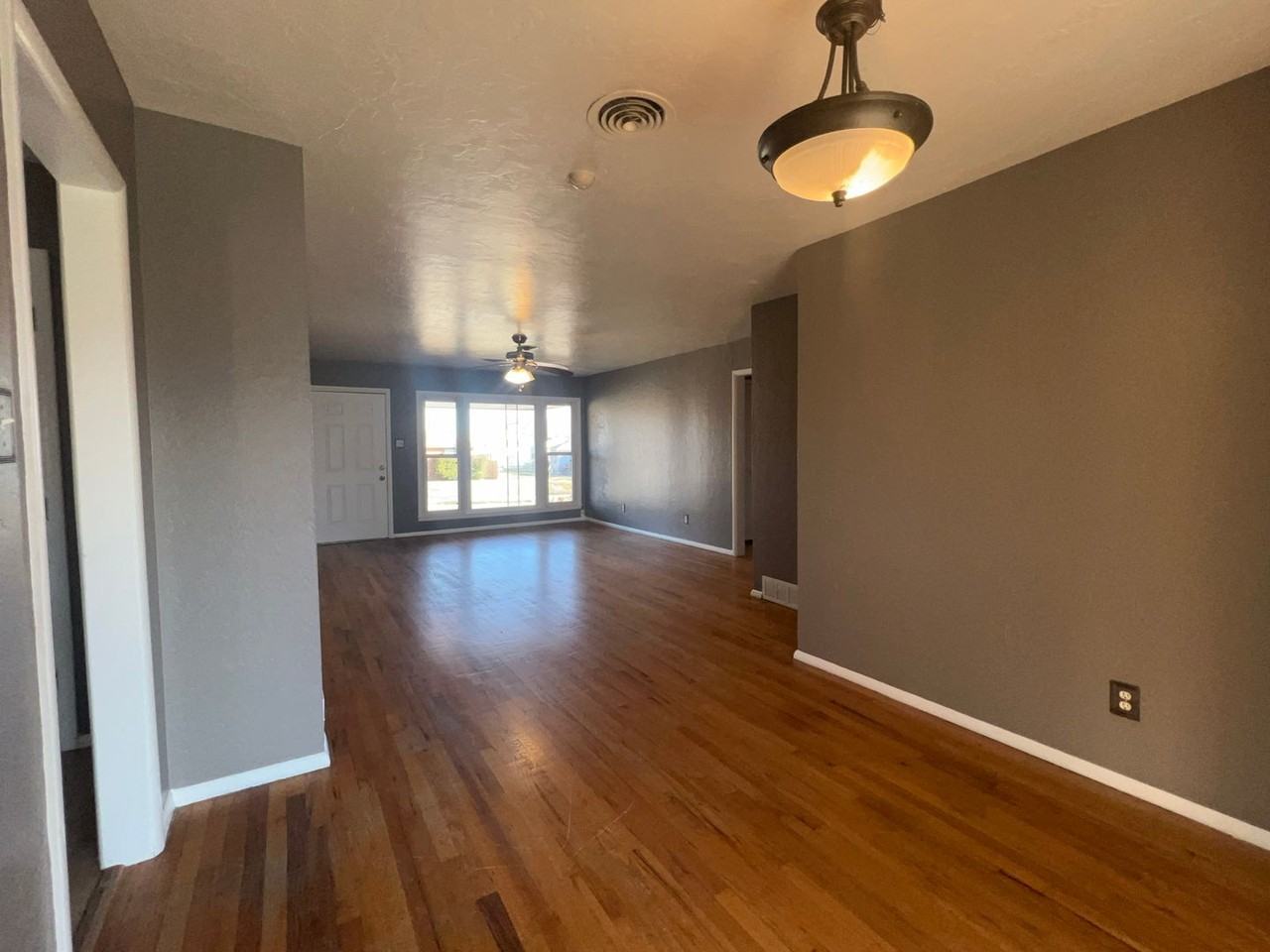 1204 Northwest Carroll Drive - Photo 3 of 18