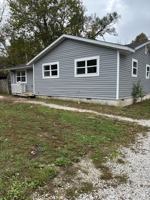 featured image of 3042 W Hovey St