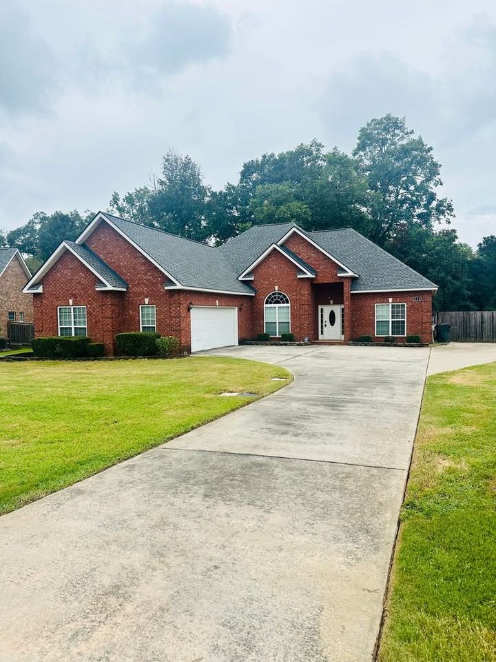 406 Brookewater Ln - Photo 2 of 33