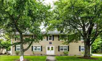 featured image of 119 S Park Ridge Rd