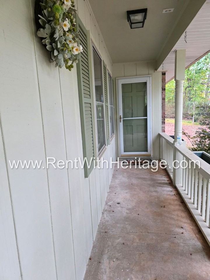 3320 Laura Way - Photo 5 of 50