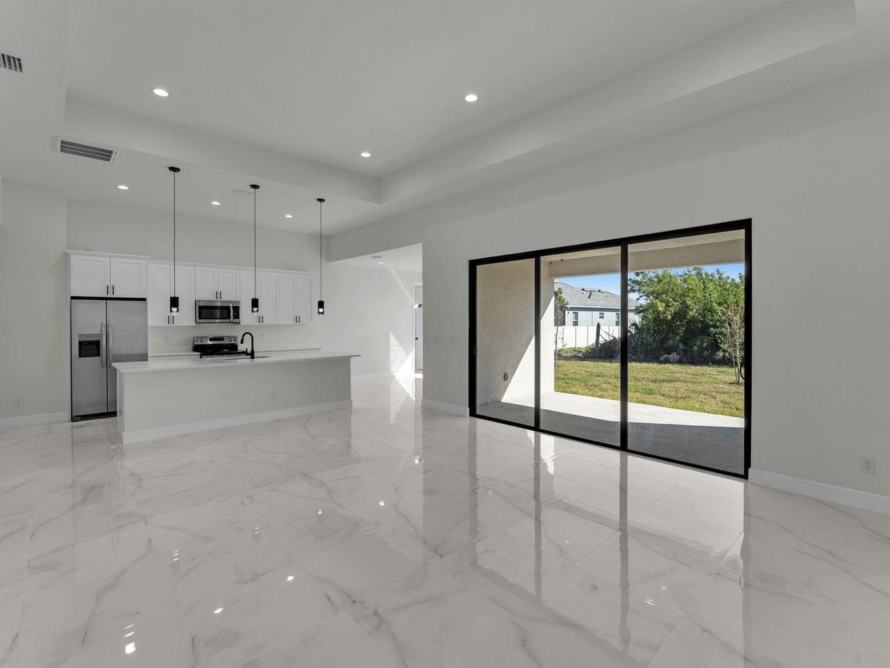 14207 Fort Worth Cir - Photo 6 of 35