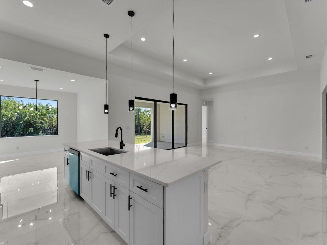 14207 Fort Worth Cir - Photo 7 of 35