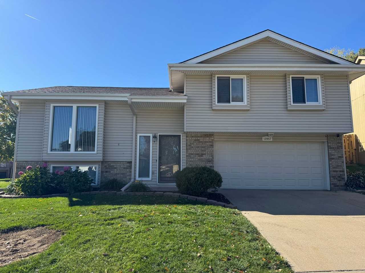 12957 Camden Ave - Photo 2 of 24