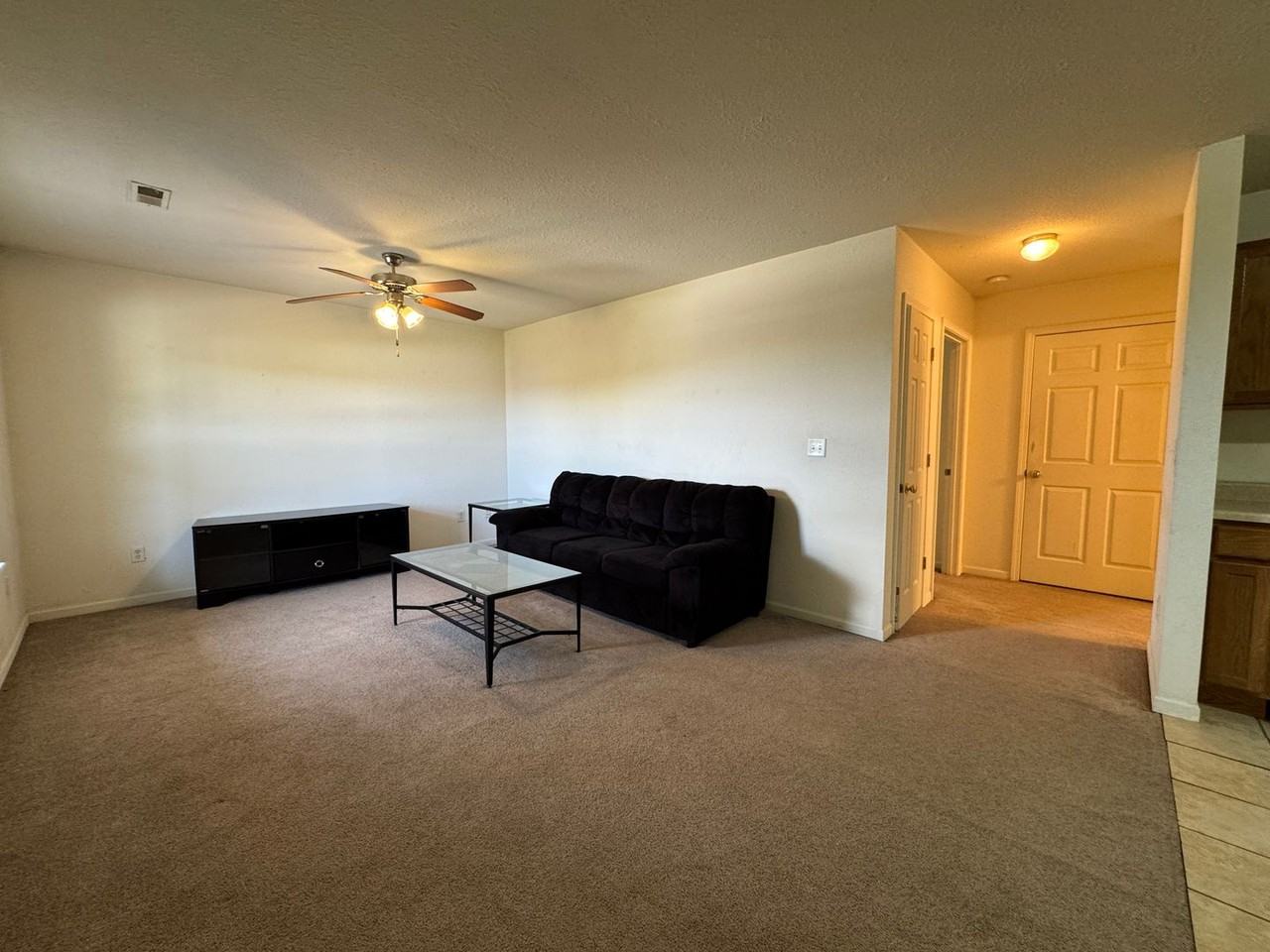16857 Hunters Ridge - Photo 3 of 11