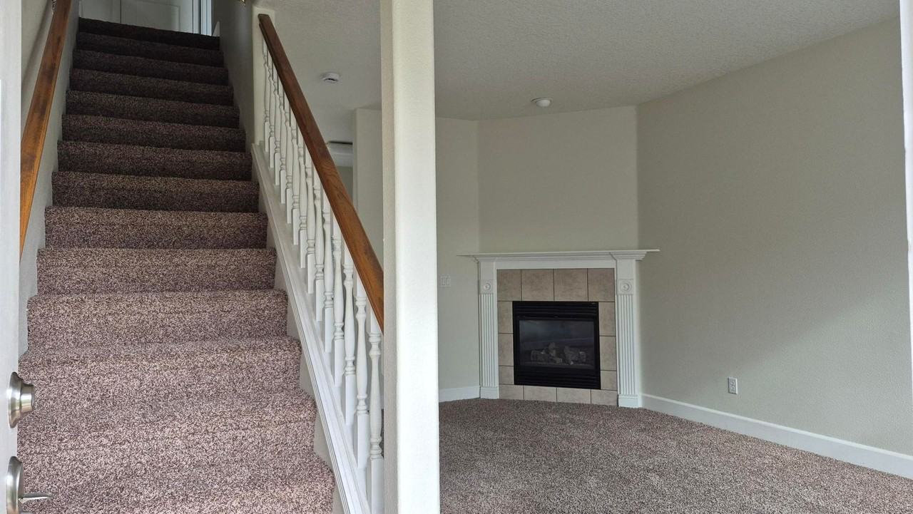 16771 Ne Halsey St - Photo 3 of 32