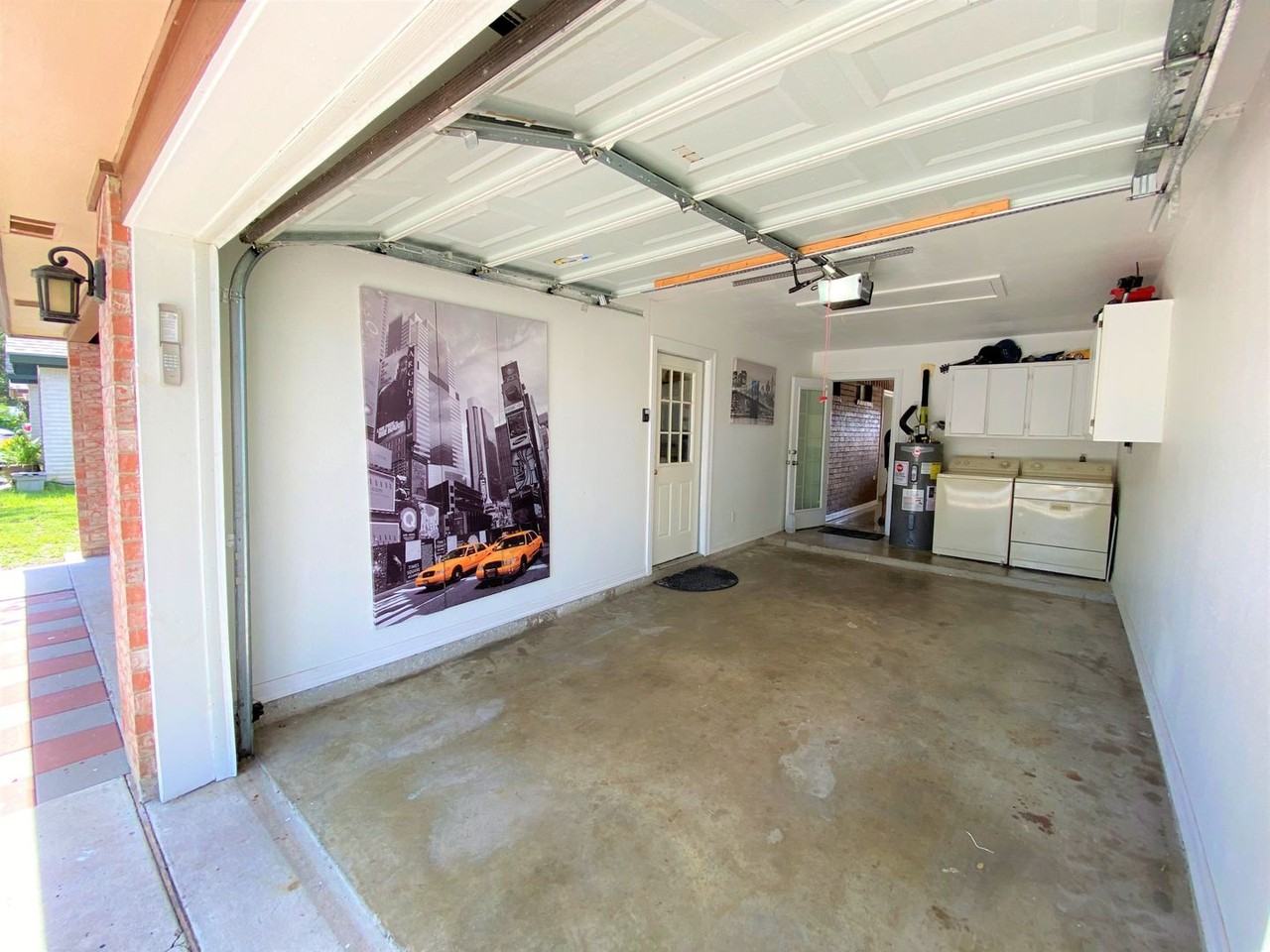 3321 Rosalva Ave - Photo 5 of 36