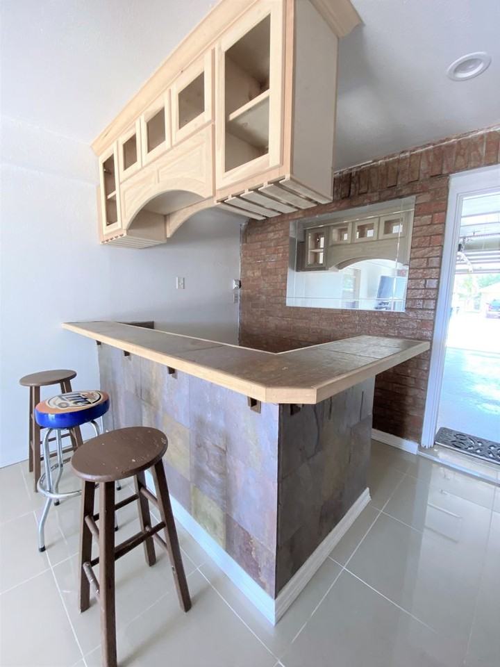 3321 Rosalva Ave - Photo 7 of 36