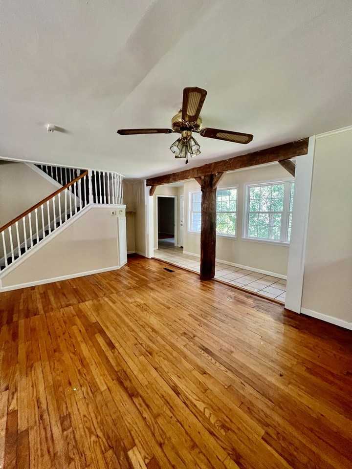 112 Cherry Ln - Photo 3 of 11