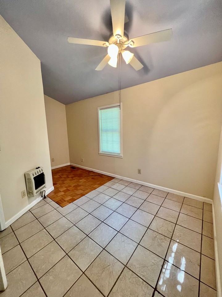 112 Cherry Ln - Photo 4 of 11