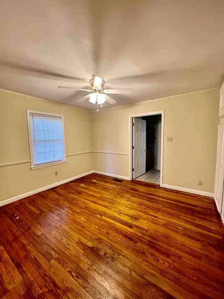 112 Cherry Ln - Photo 6 of 11