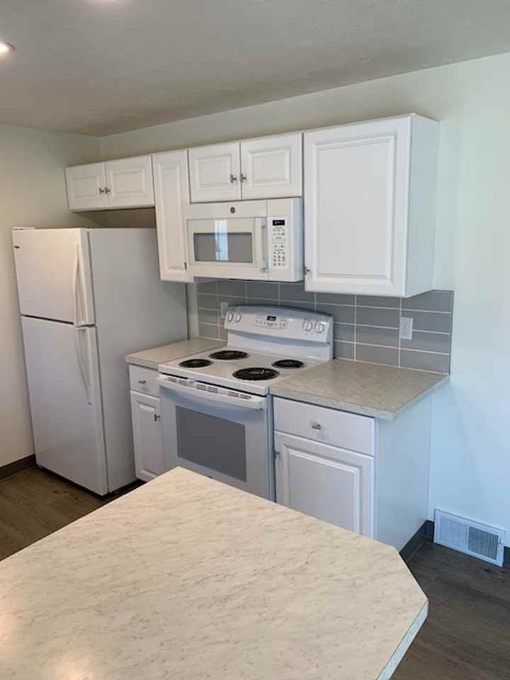 1106 N Bates Rd - Photo 3 of 19