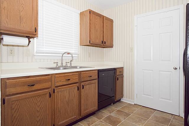 2610 Hitchcock Drive - Photo 4 of 8