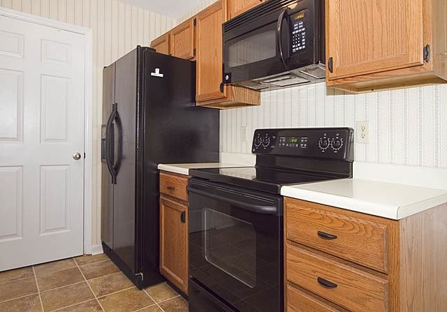 2610 Hitchcock Drive - Photo 3 of 8