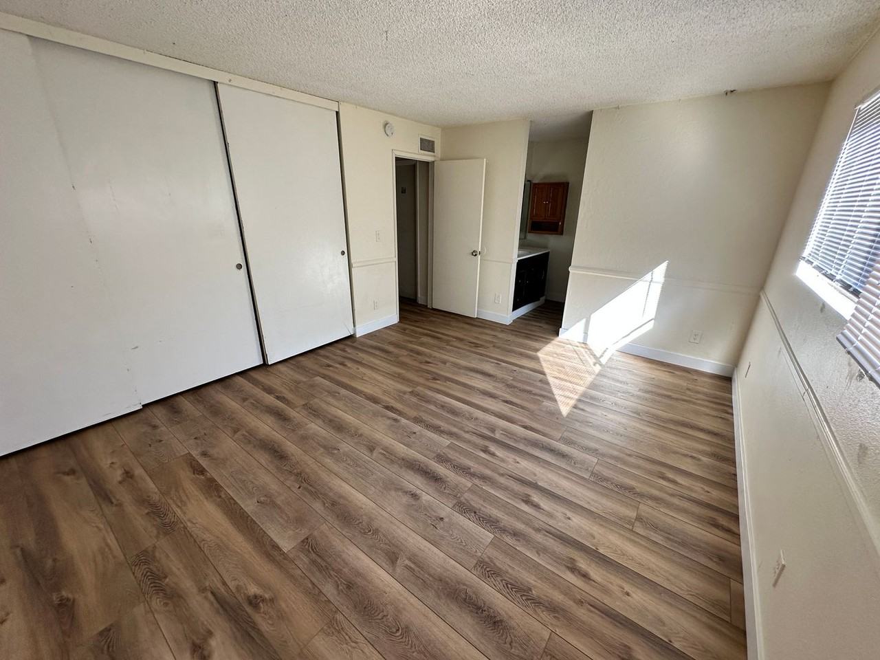 5050 Leo St - Photo 7 of 15