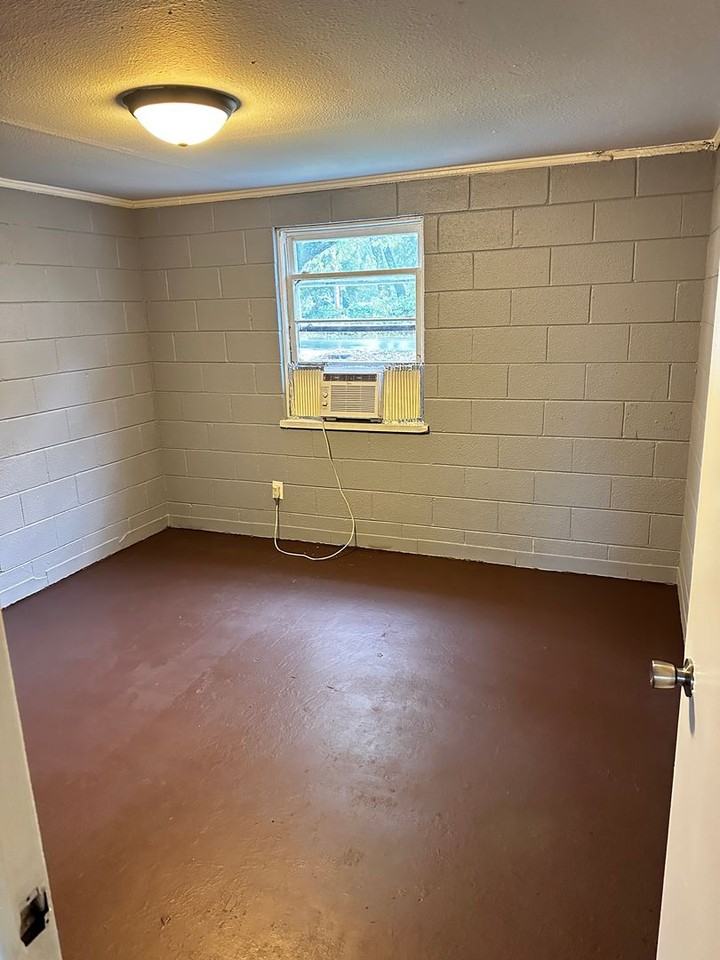 3509 Reed Ln - Photo 2 of 9